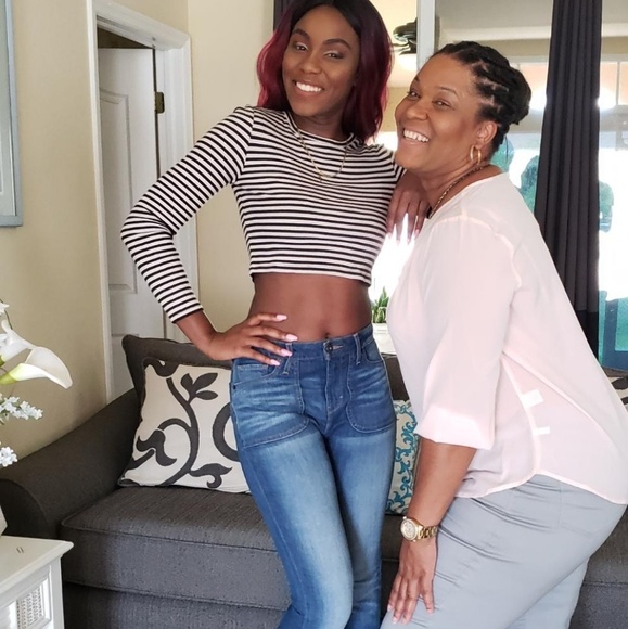 💓Meet your Posher ambassador, Simone💓 - Picture 7 of 7